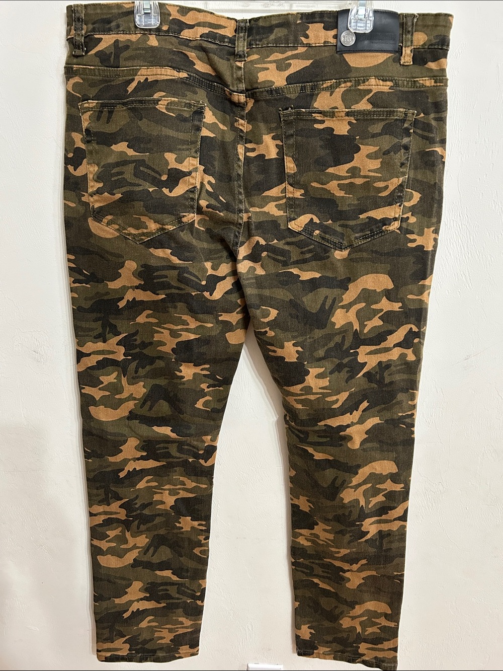 Argonaut Nation Men’s Camouflage Distressed Cargo Jeans 42/32 - Picture 7 of 9